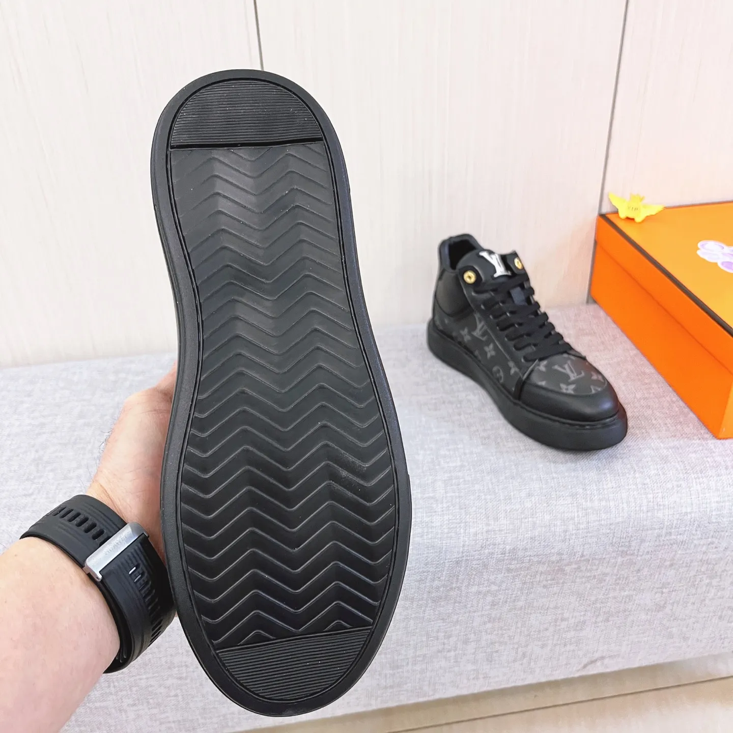 Men's Men's Shoes Men's Shoes 💰 460 Men's Men's Shoes 💰 [ LV ] 🔥 Louis Vuitton Men's high-end brand official website 1:1 latest masterpiece: the upper is made of Italian imported first-layer cowhide with a comfortable and breathable lining ➕ Made of the original non-slip and wear-resistant outsole 🔥, making walking more convenient and comfortable! An exclusive new model, a stunning work, a beautiful 1:1 replica [color] compared to the official quality! Create a fashionable personality to set off your uniqueness! A must-have for trendy men! Classic 🔥Size: 38-44 Color: 🔥 2⃣️colors available🔥.